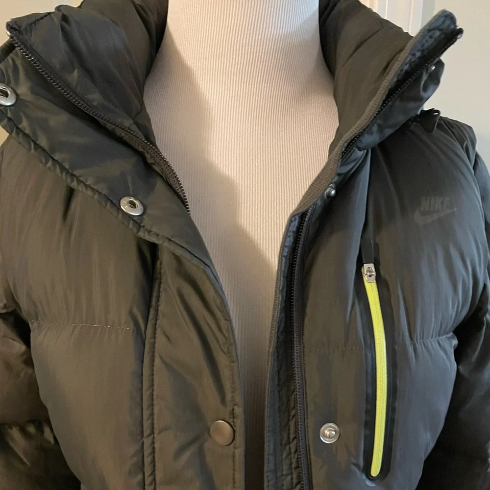 Very warm Nike down jacket - Picture 2 of 15